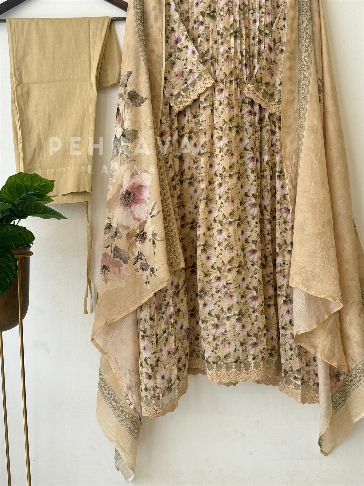 Soft Linen Pleated Lace Suit Set