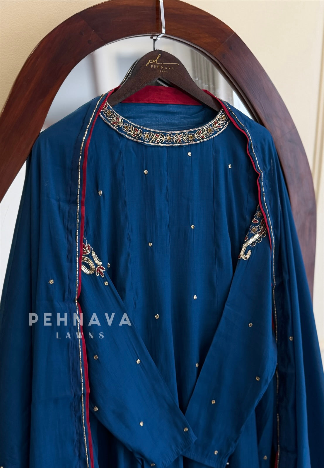 Handworked Neck Suit Set H-311