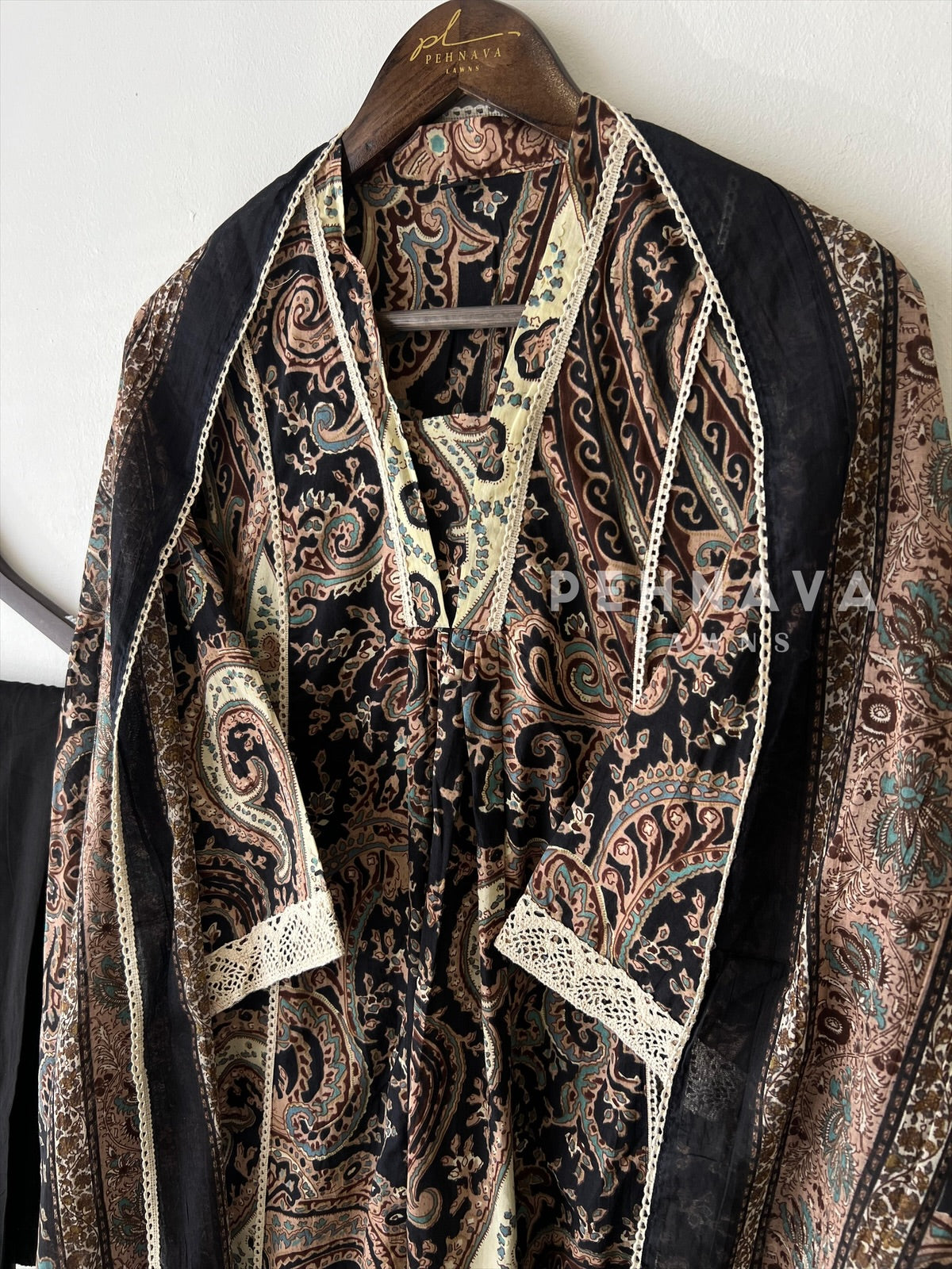 V-Neck Paisley Pattern Suit-4014