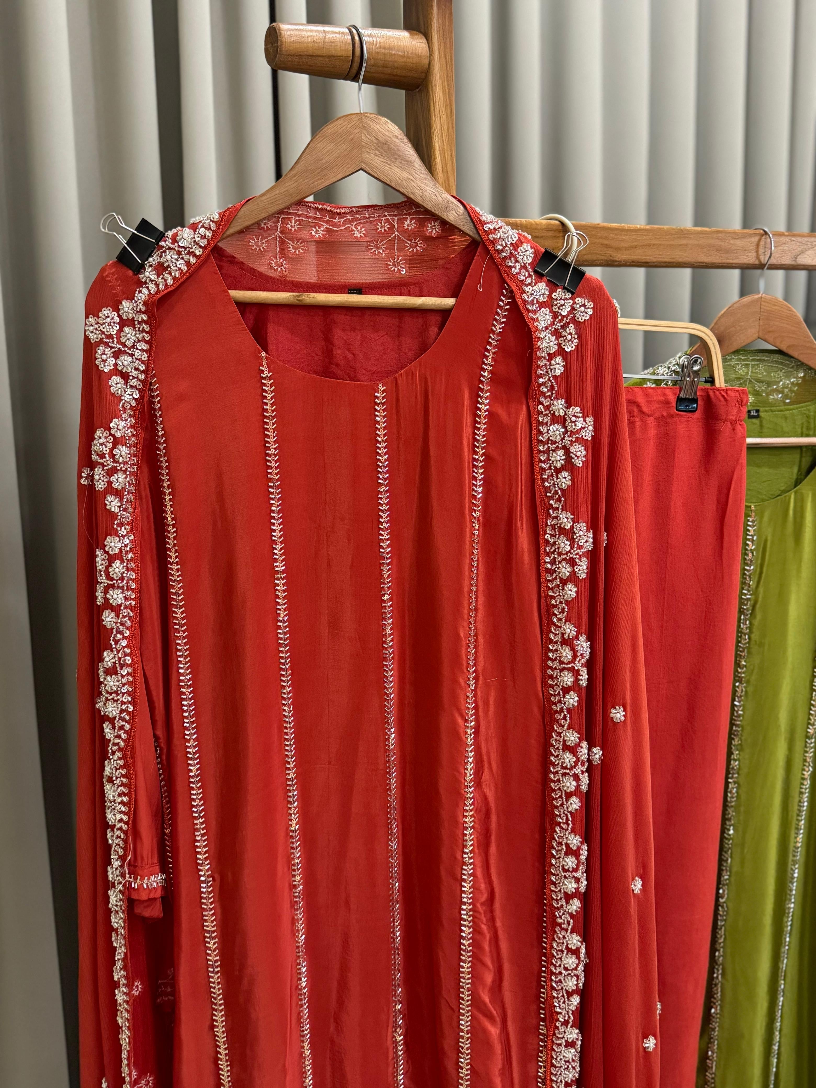 Premium Handworked Crepe Stright-cut suit-3468