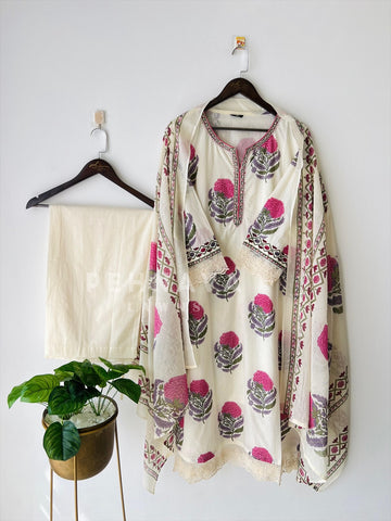 Lace Detail Printed Suit-3610