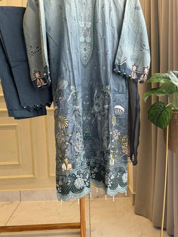 Floral Embroidered Pakistani Suit-3