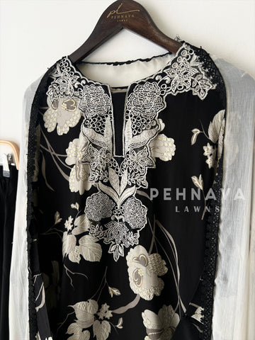 New Floral Embroidery Kurtha Suit