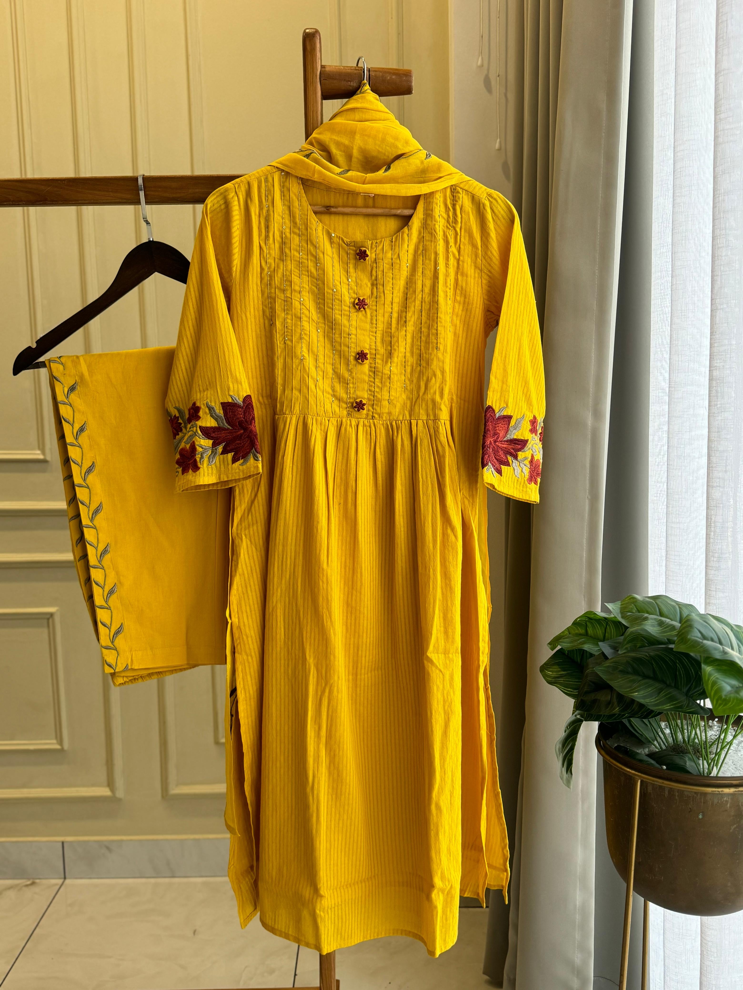 Pleated Yoke & Floral Sleeve Cotton Suits - Pehnava Lawns
