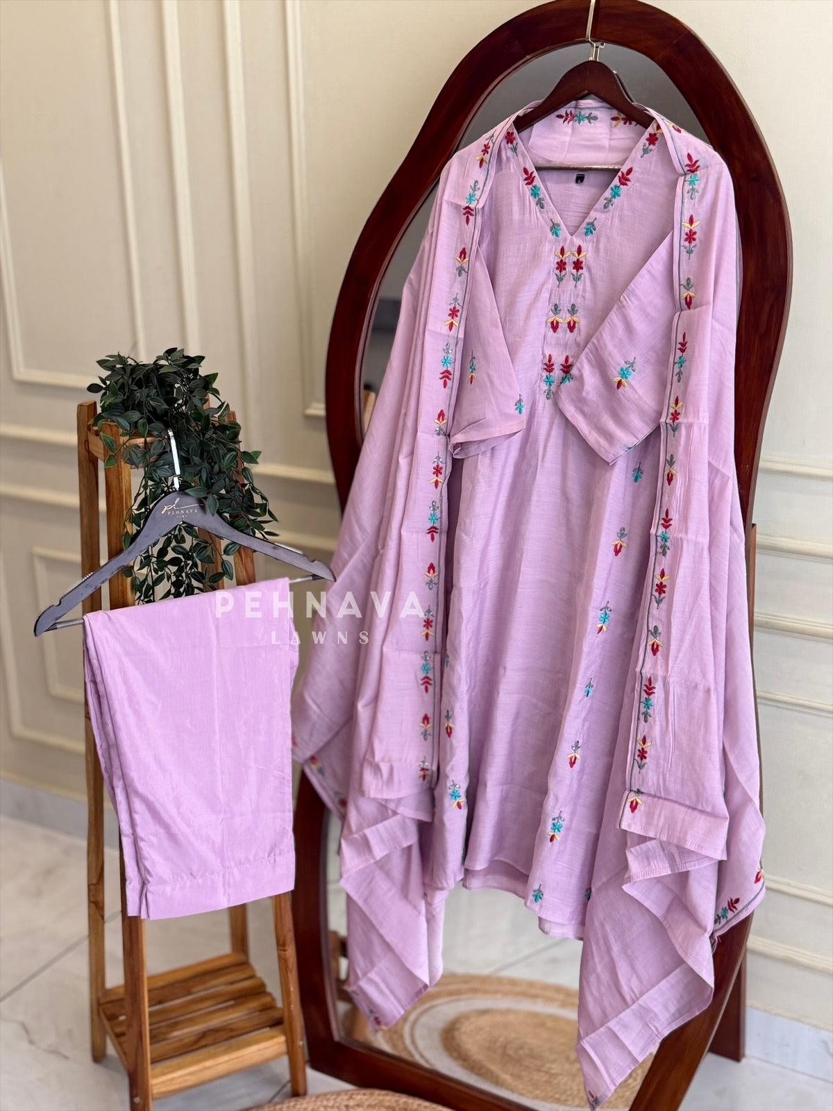 V-Neck EmbroideredSuit Set