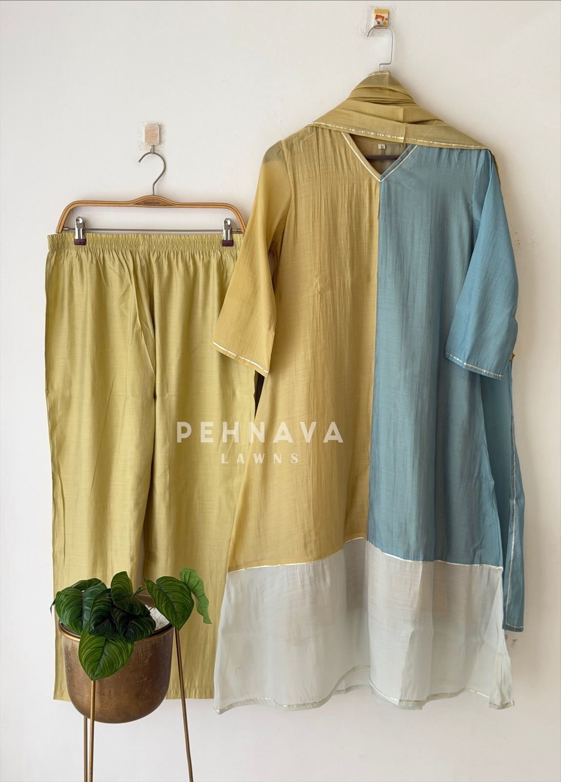 Organza Border Colorblocked Suit Set 13309