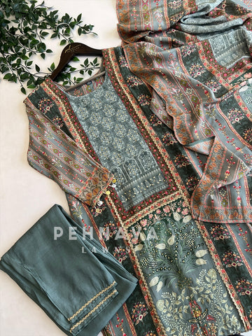 Printed Crepe Suit Set - Pehnava Lawns