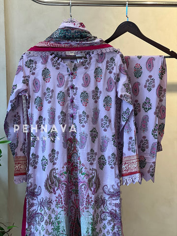 Luxurious trendy pure lawn