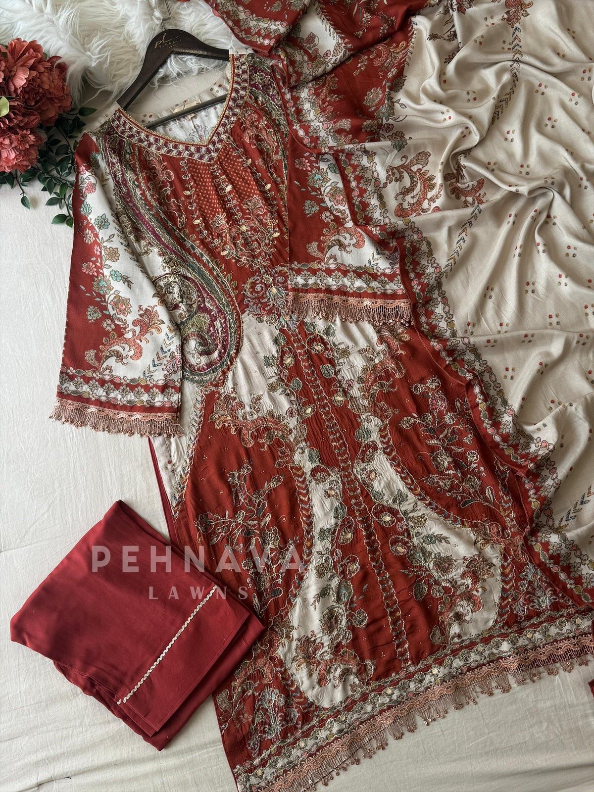 Paisley Muslin Suit-KT-334 - Pehnava Lawns