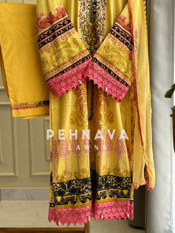 Classic Pakistani Lawn Suit - Pehnava Lawns