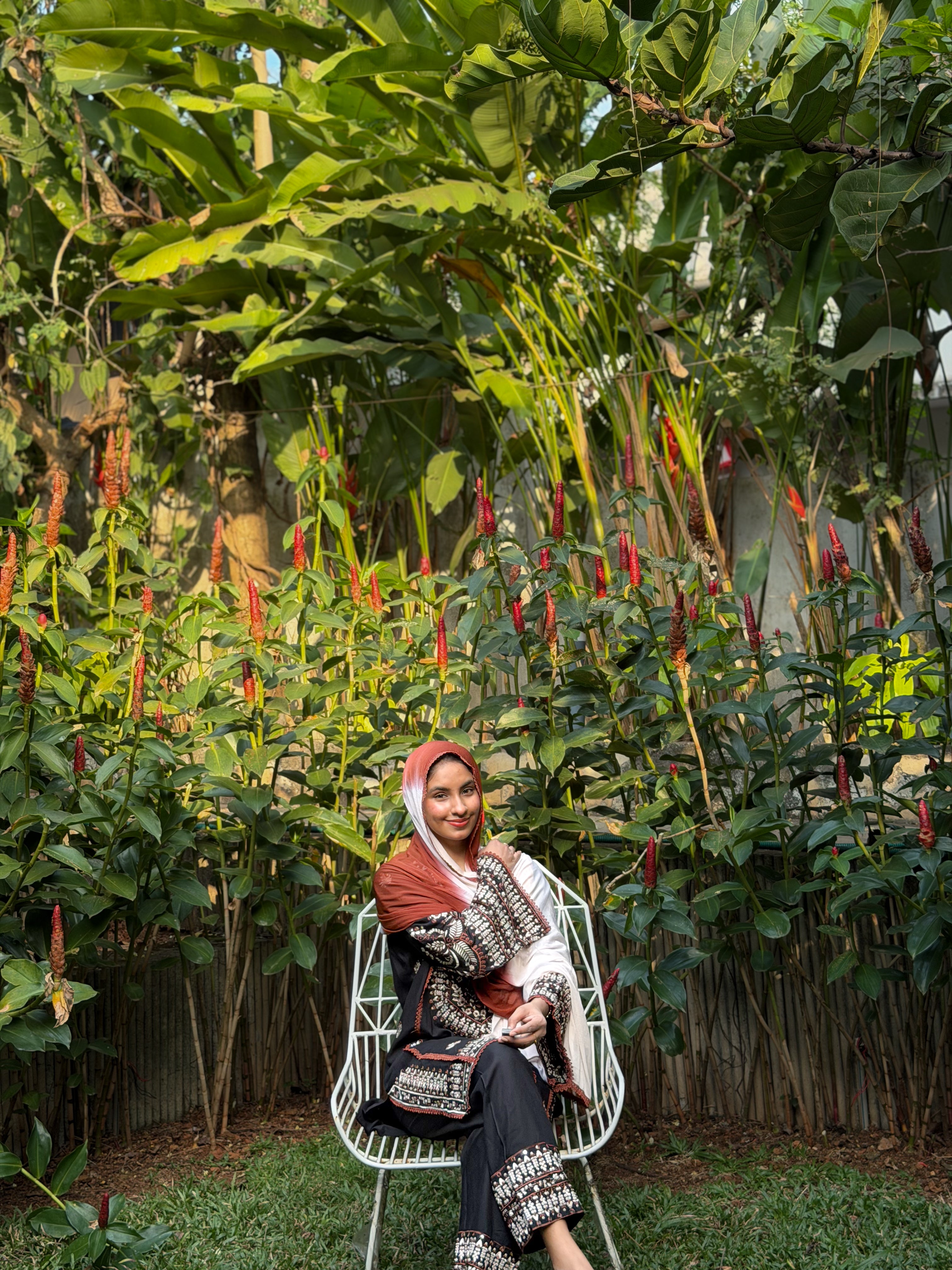 Trendy Black & White Farshi Salwar