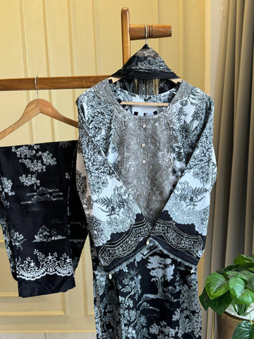 Premium Lace Detailed Lawn Suit-8