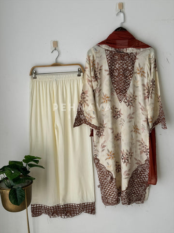 New Floral Embroidery Kurtha Set-143