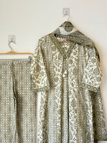 Panel cut three peice flaired suit