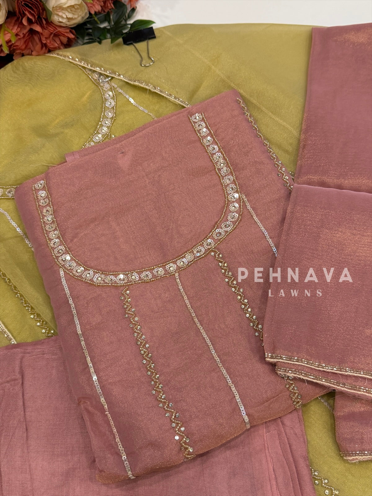 Tissue Handworked Unstitched Suit-304