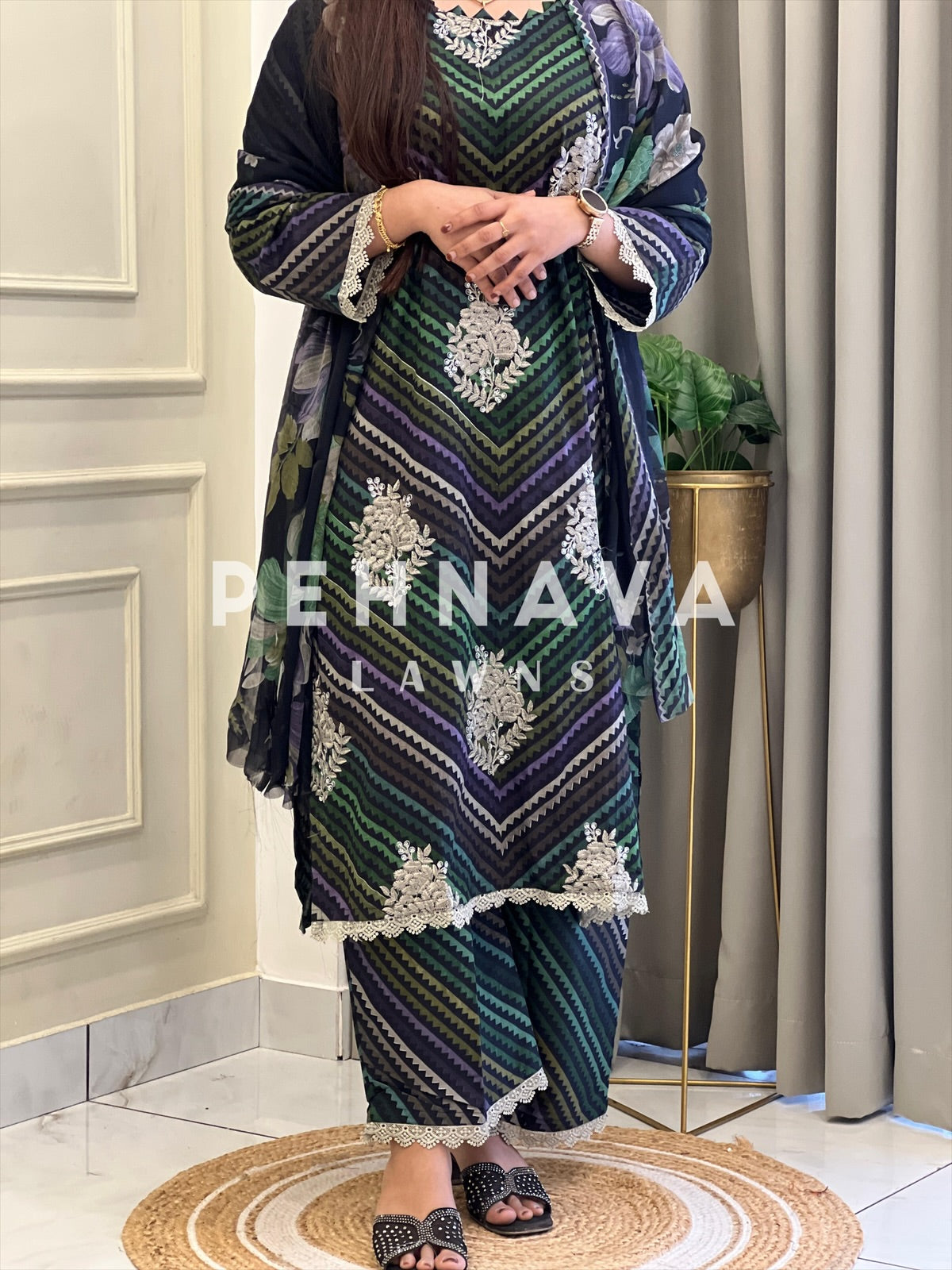 Chevron Lawn Suit with Printed Dupatta-Chiffon/Cotton