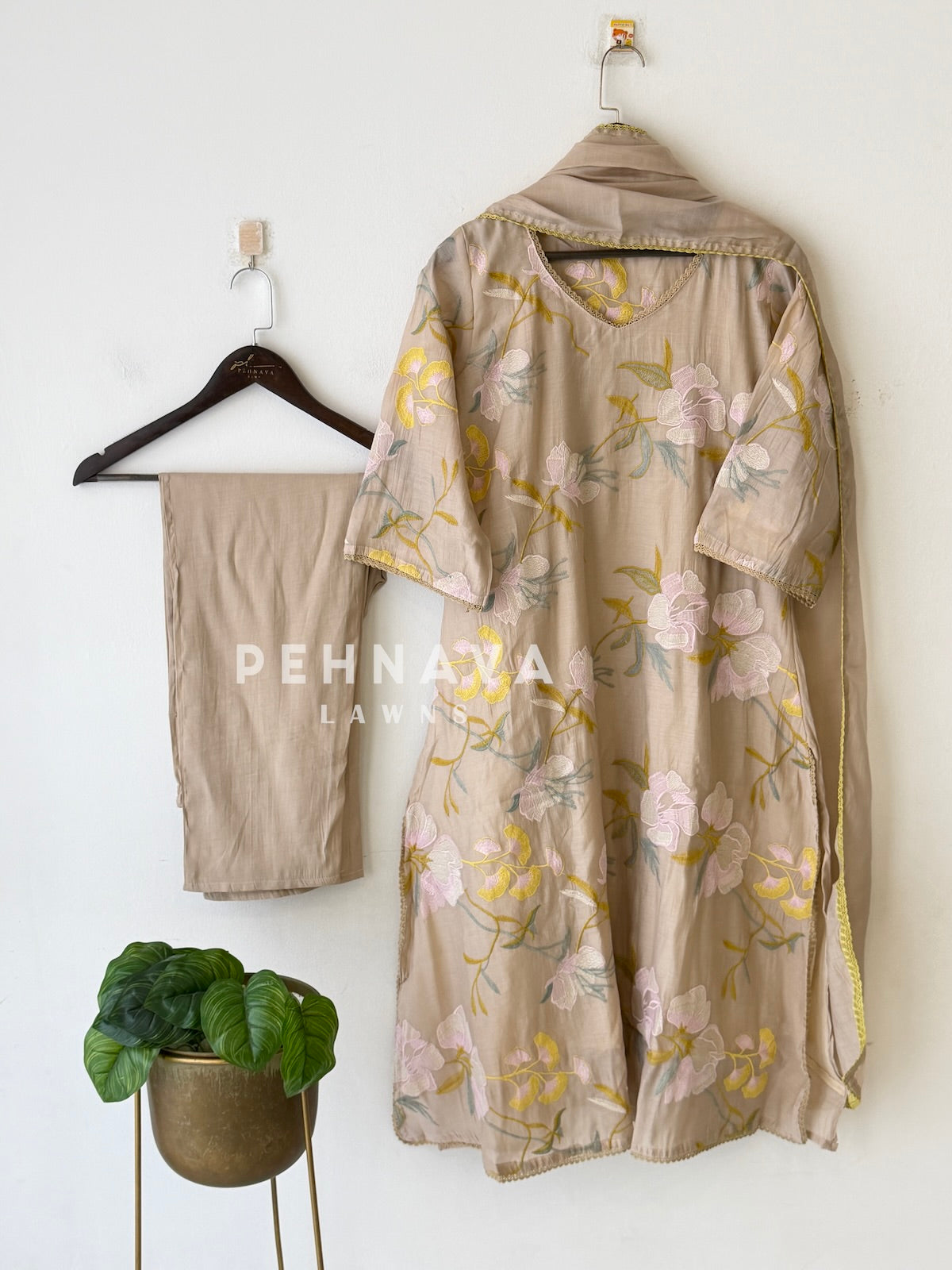 Floral Embroidered Suit Set-13160