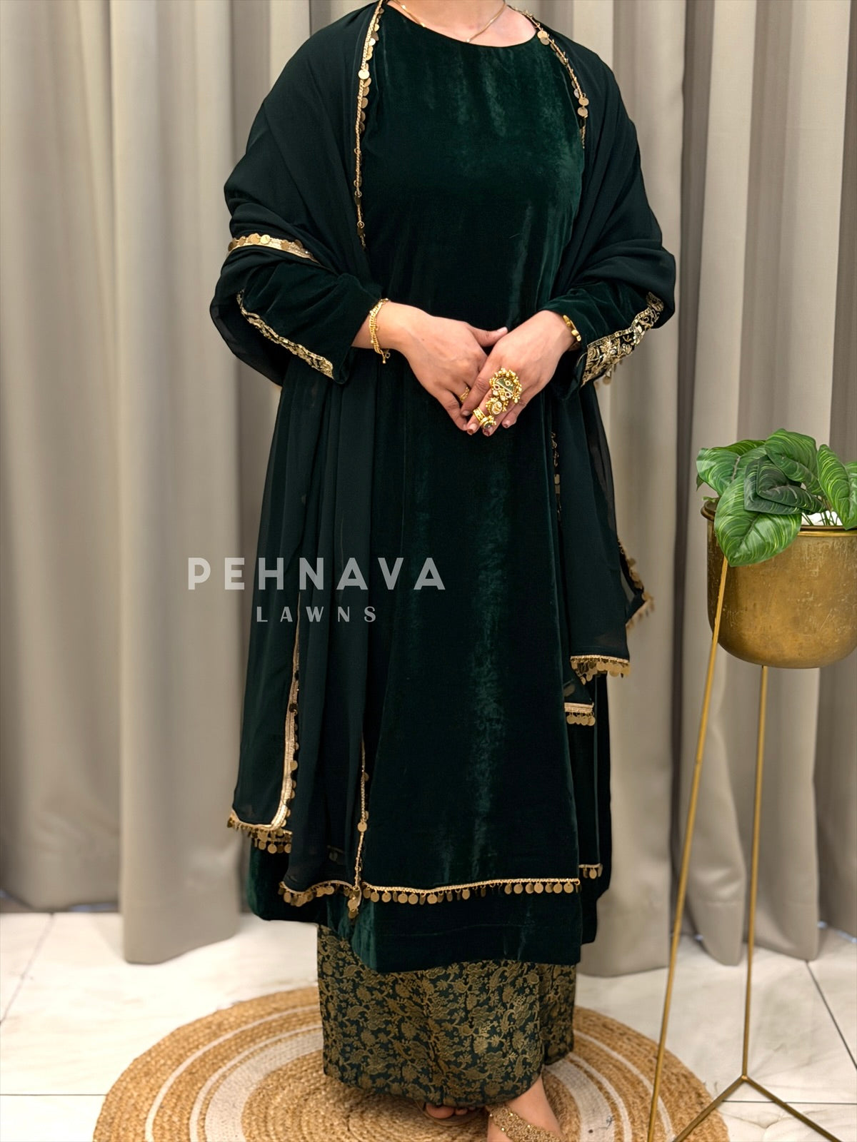 Velvet Handworked suit H 407