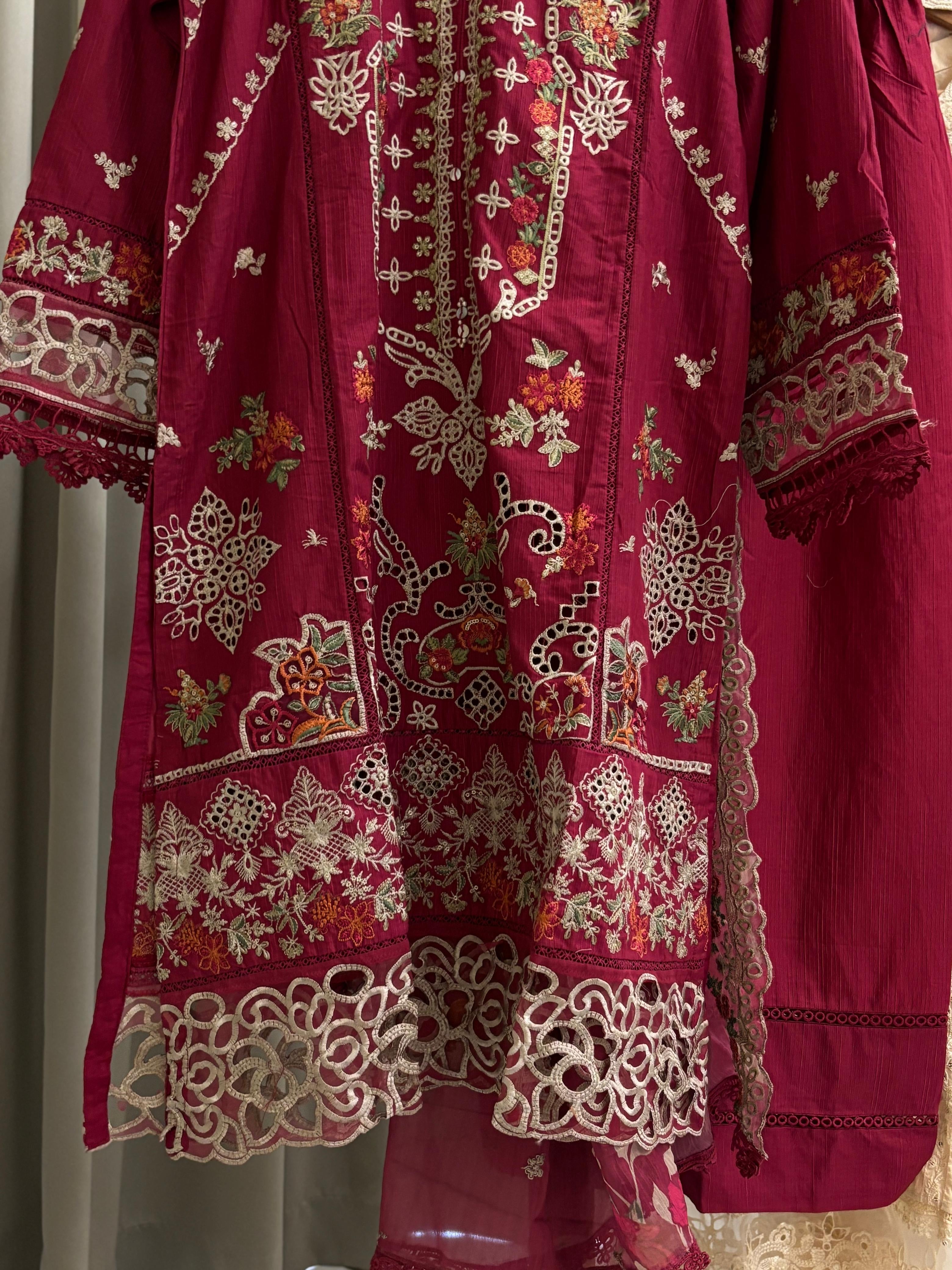 Luxurious Trendy Pure lawn Suit-0923