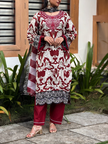 Signature Printed Lawn Unstitched Suit 1557