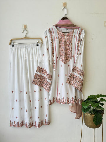 New White&Black Trendy Farshi Salwar 259 - Pehnava Lawns