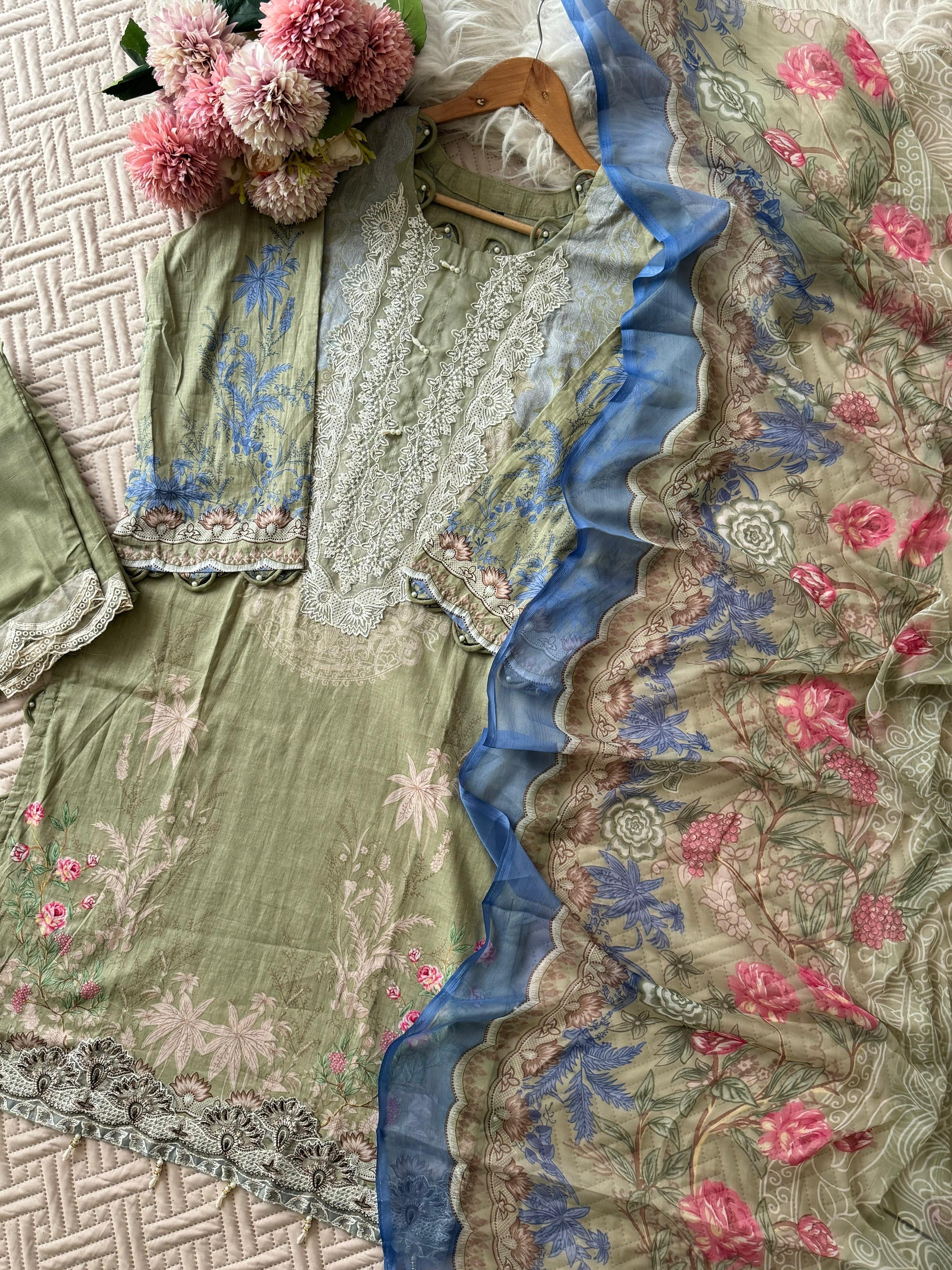 Green Embroidery Detailed Floral Suit