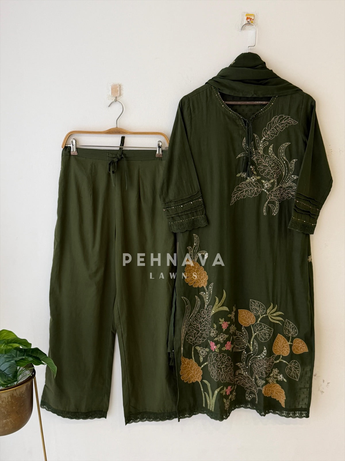 Floral Embroidered Cotton Suit Set 2568