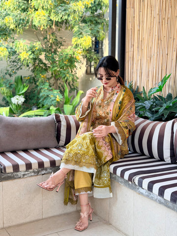 A beautiful combination suit