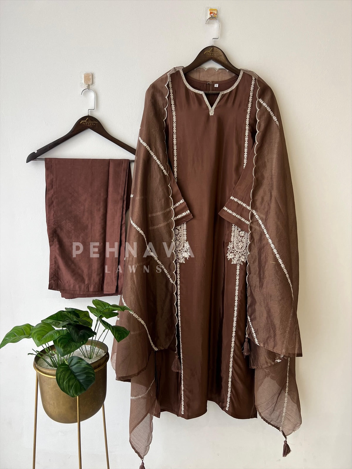 Three Piece Ethnic Suit Set-7125 - Pehnava Lawns