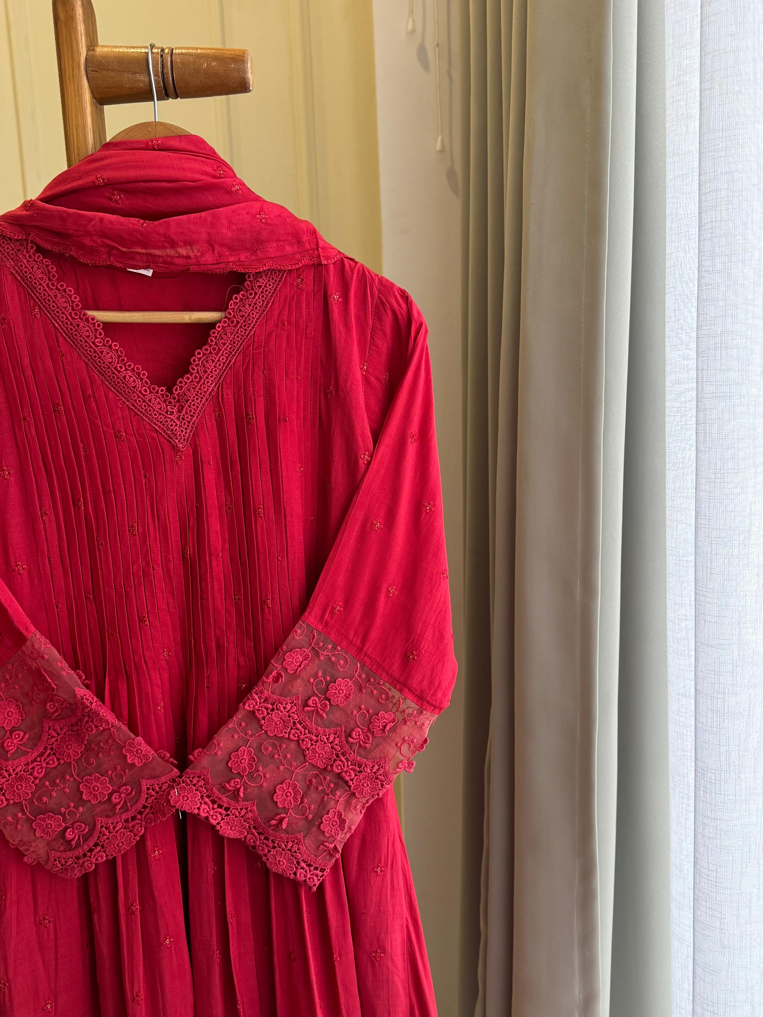 Muslin silk pleated A-line suit