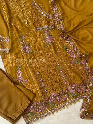 Classic Floral Embroidery Set-5560