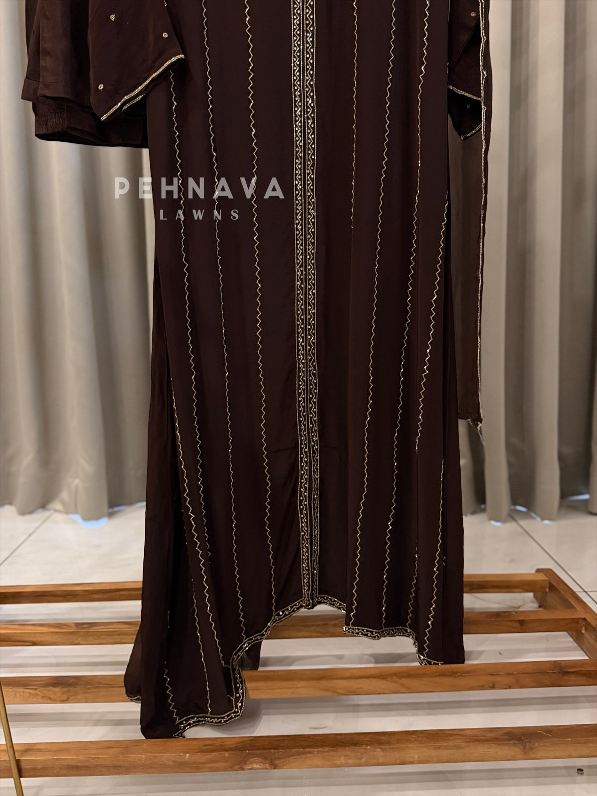 Premium Crepe Zigzag Ensemble - Pehnava Lawns