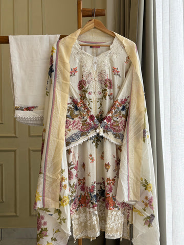 Off white Printed Pakistani Salwar-5