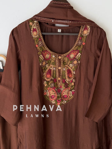 Thread Embroidered Three Piece Set-006