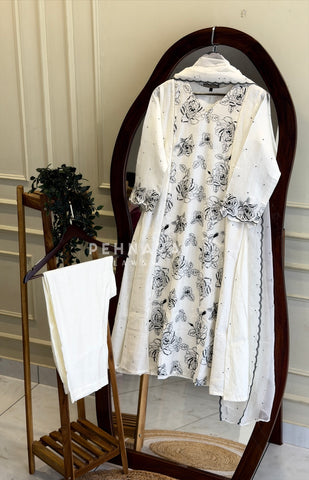 Floral Embroidered Three Piece Set 1520