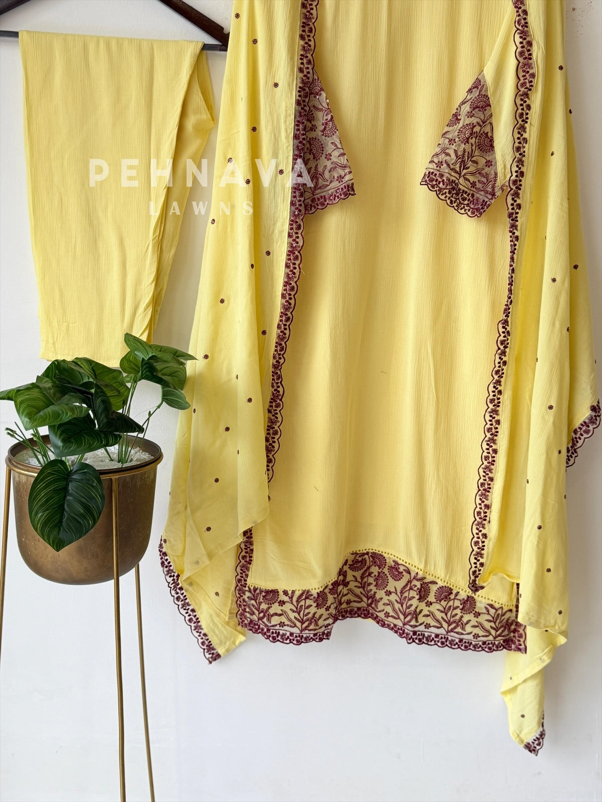 Lace‑Trimmed Embroidered Ensemble-16344