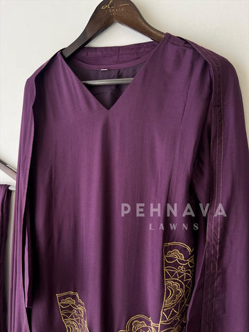 Thread Embroidered Panel Suit - Pehnava Lawns