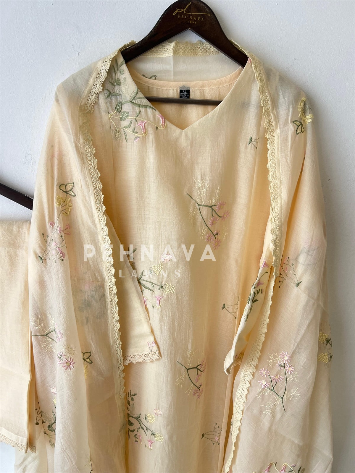 Embroidered Floral Kurta with Lace‑Trim Suit-4138
