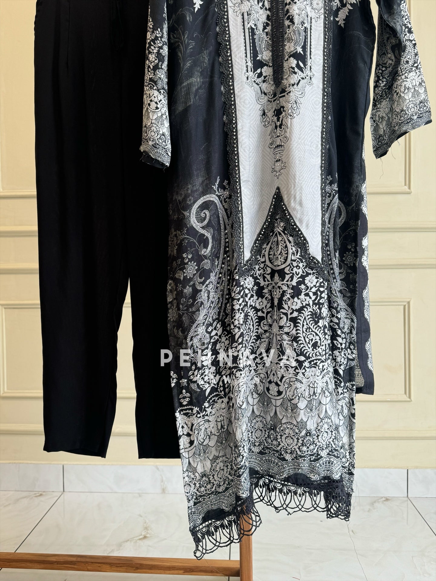 Muslin Hand detailed suit -M-08