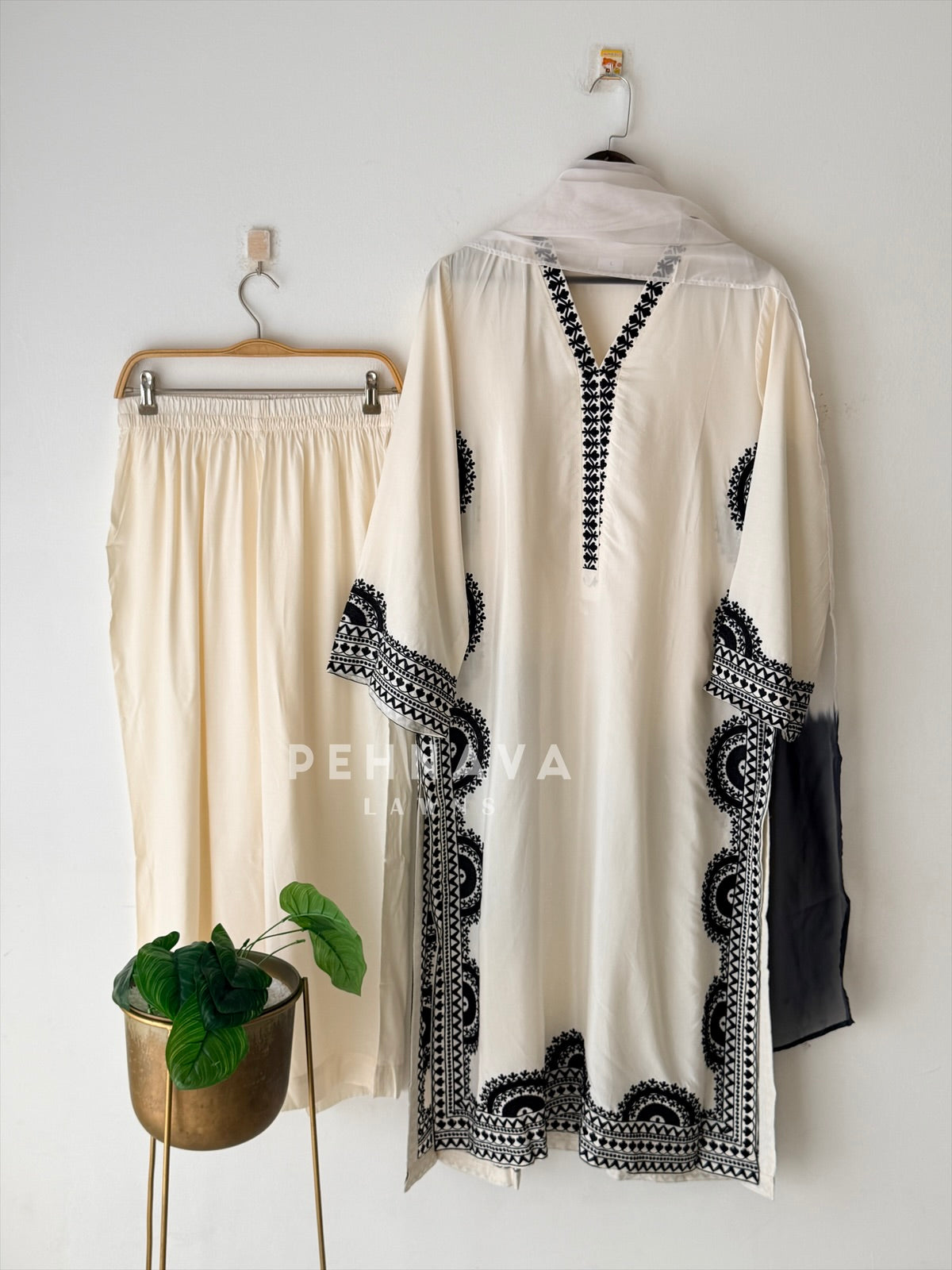 Border Embroidered Three Piece Set J7119