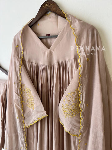 Paisley Embroidered Three Piece Suit - Pehnava Lawns