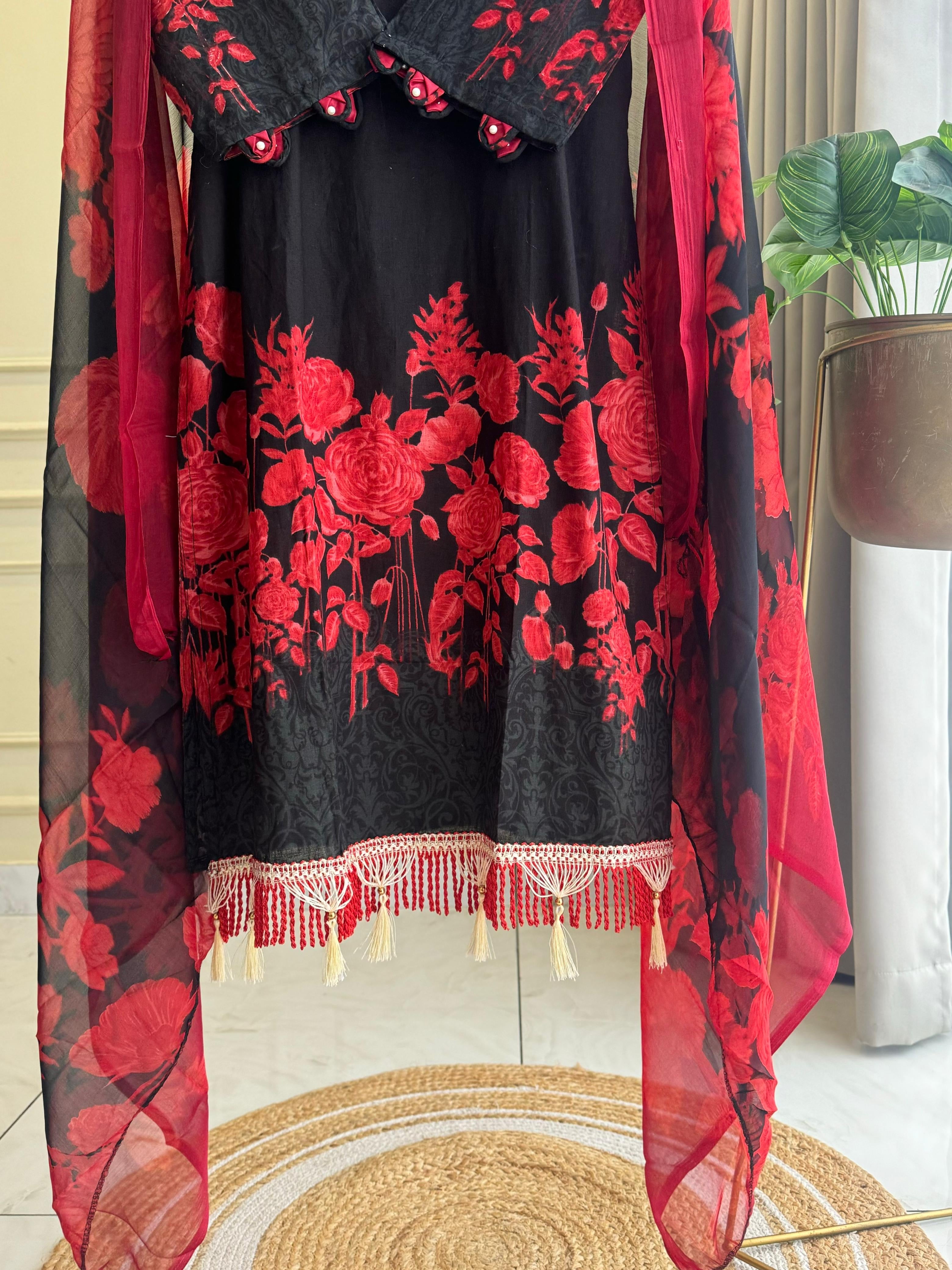 Black Lace Detailed Floral Suit