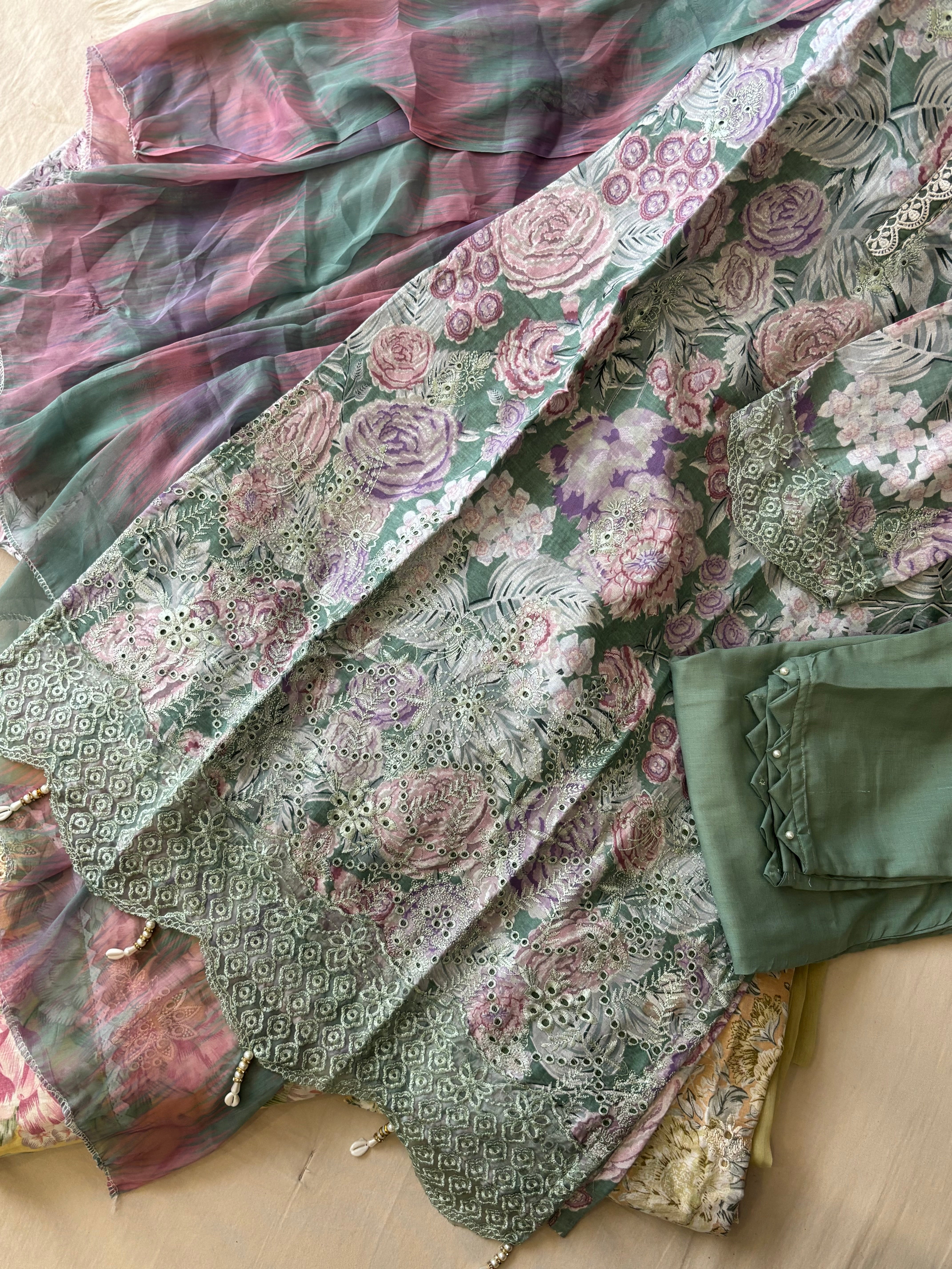 Lace Trimmed Floral Suit-Set-5008