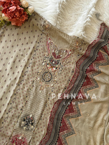 Premium Muslin Suit Set-324 - Pehnava Lawns