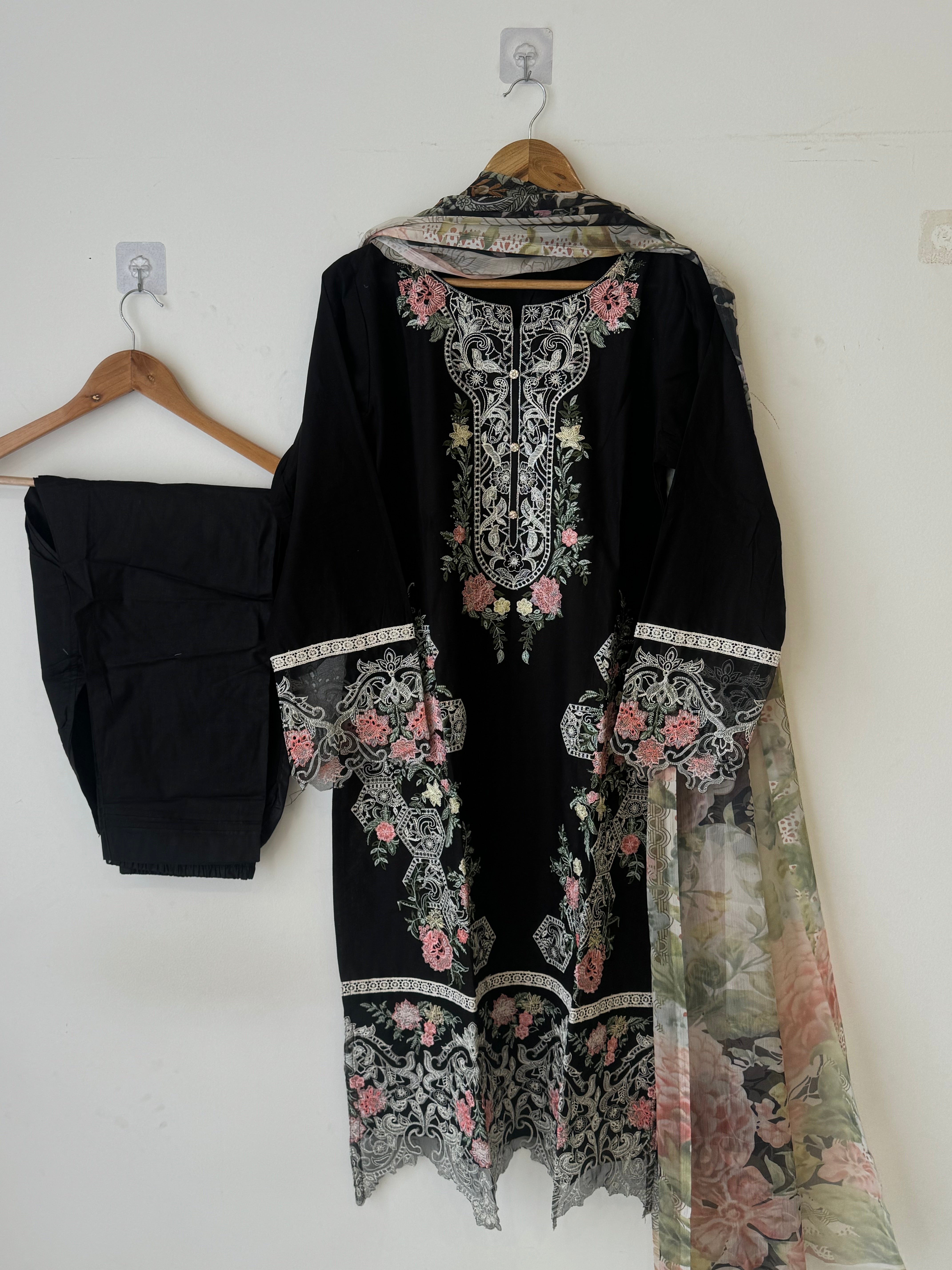 Black Casual Wear Cotton Suit-3771