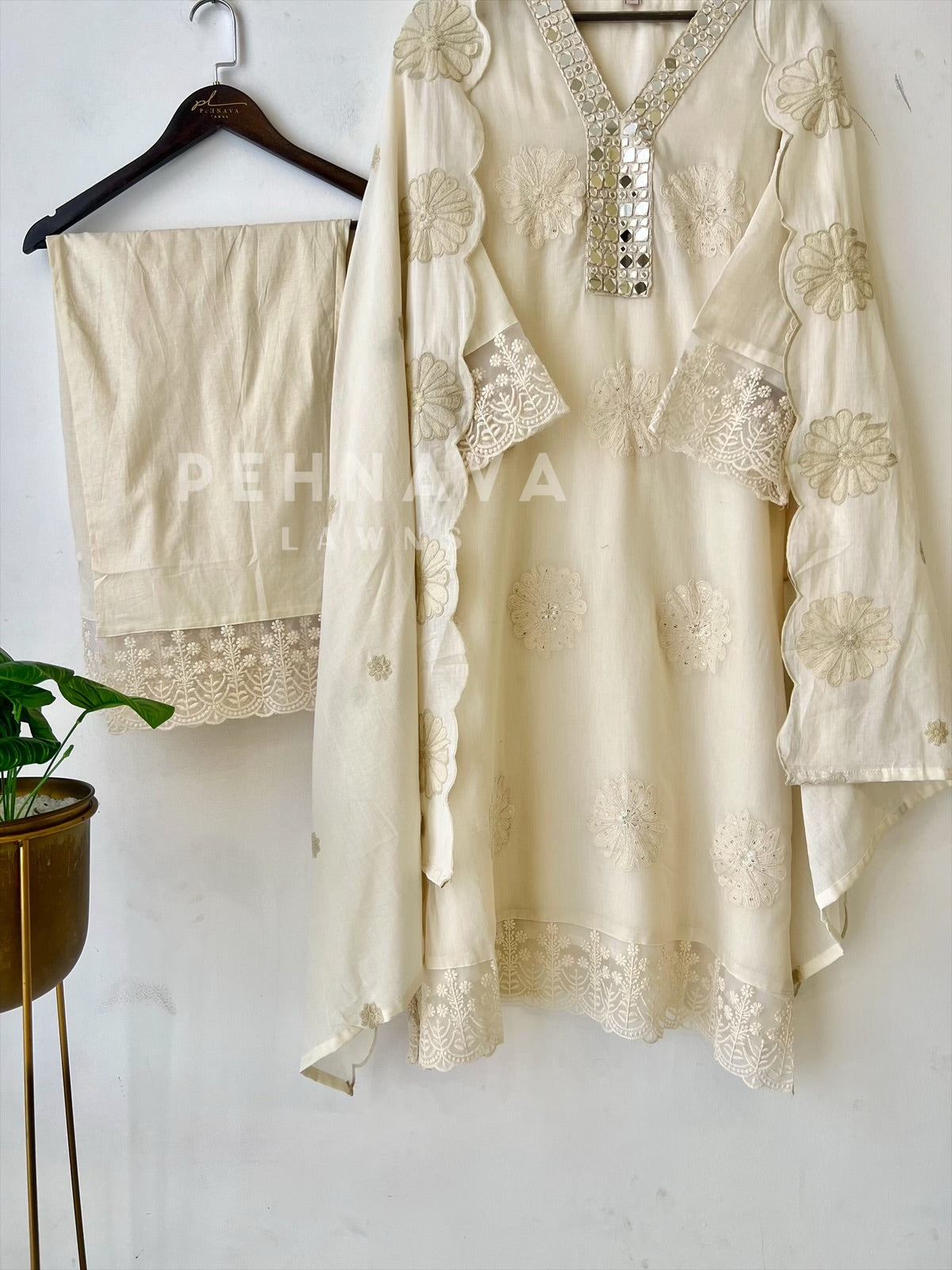 Classic Mirror Work Set - Pehnava Lawns