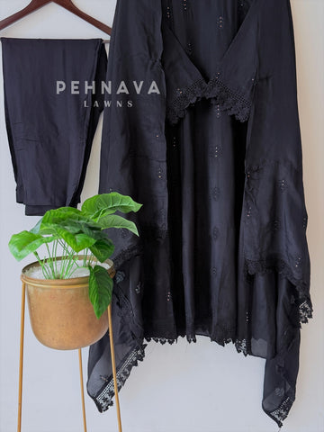 Lace Border Ensemble