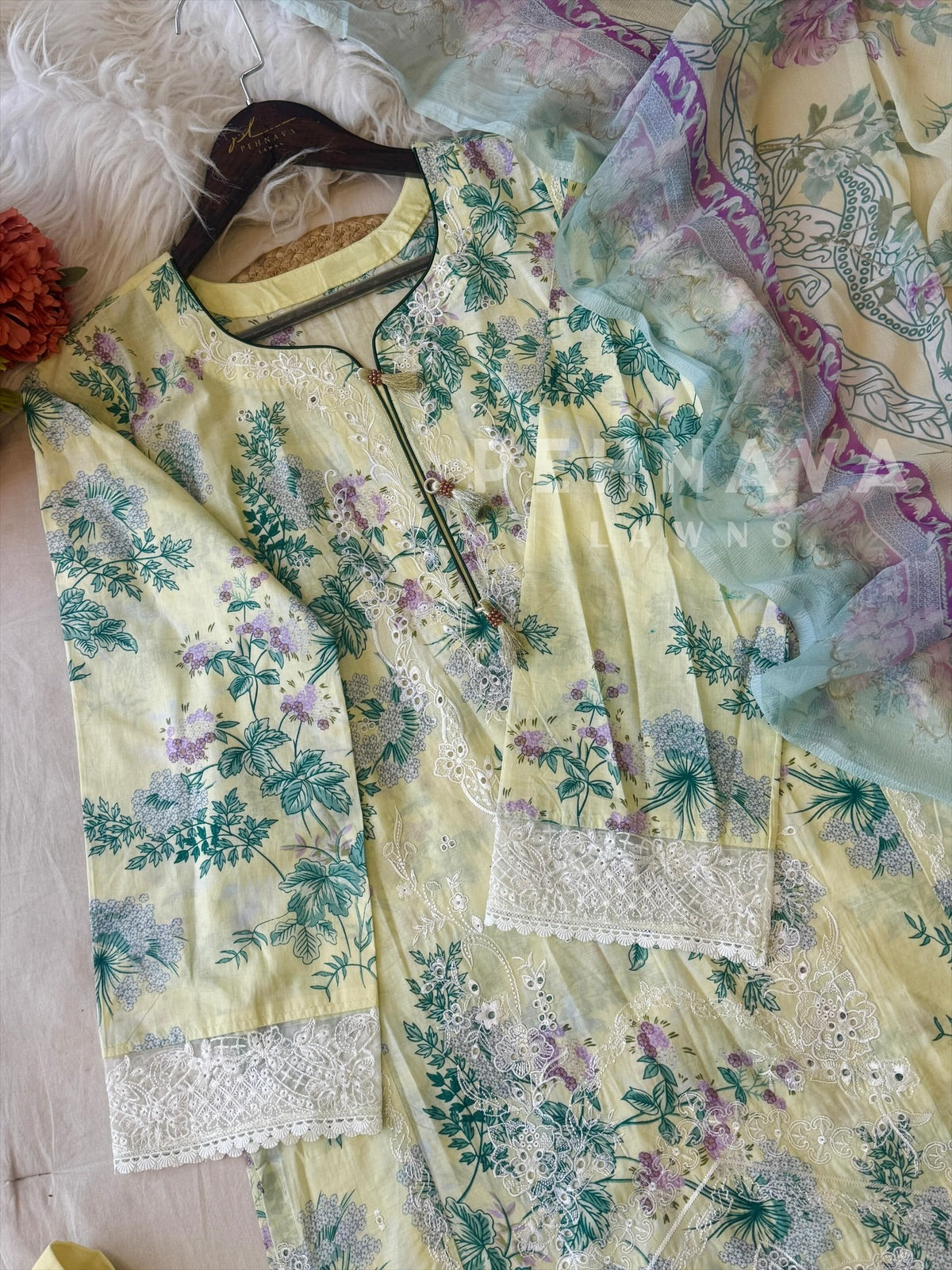 Unstitched  Lawn Suit-4002 - Pehnava Lawns