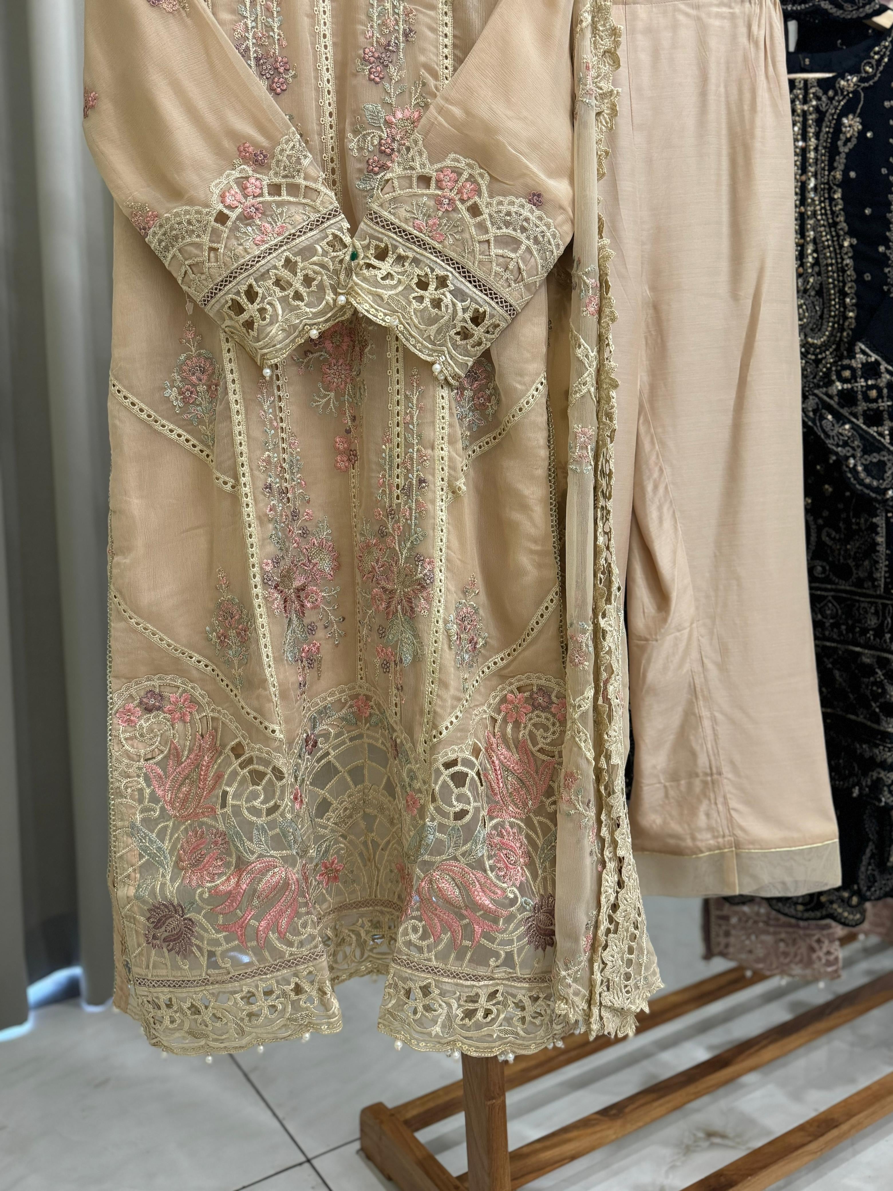 Luxurious Sadabahar Suit-3568