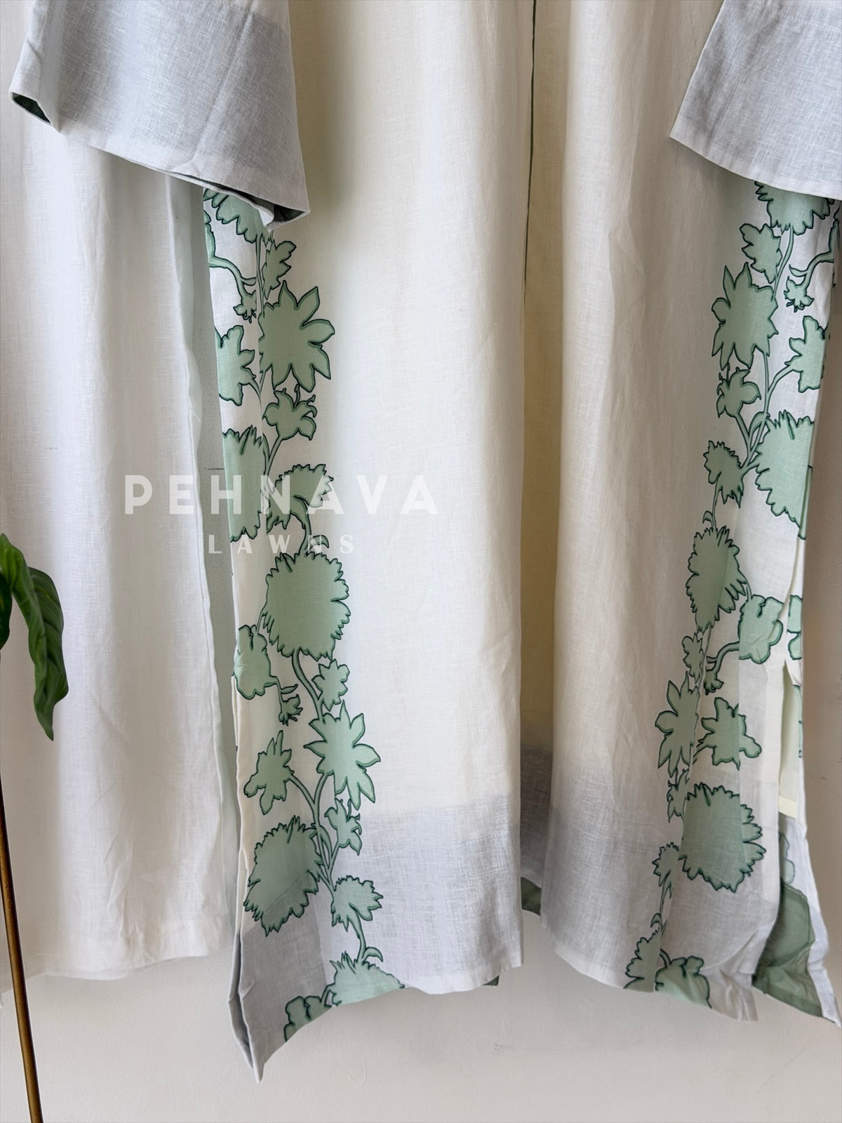 Floral Border Linen Set B255